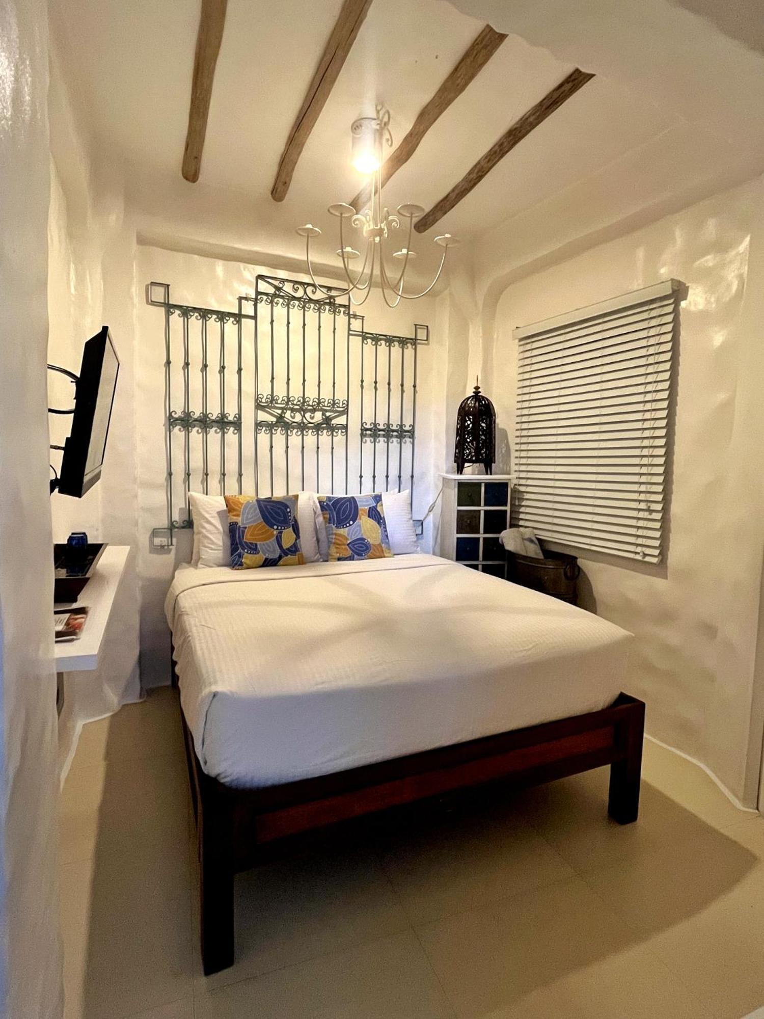Lugar Bonito Hotel Balabag (Boracay)